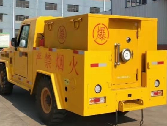 丽江凯龙爆破器材运输车：保障爆破任务的安全运行